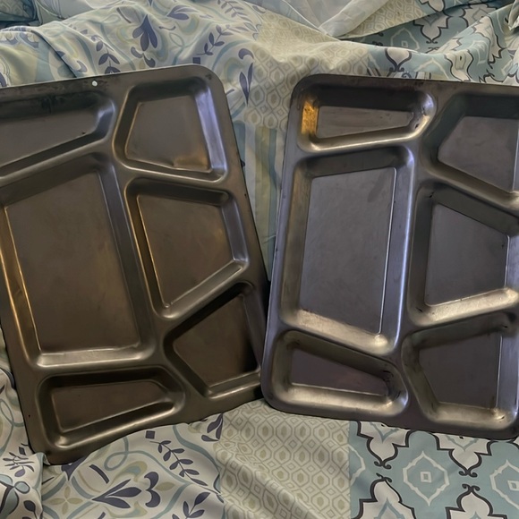 Vintage metal cafeteria tray lot of 2 - Picture 1 of 5